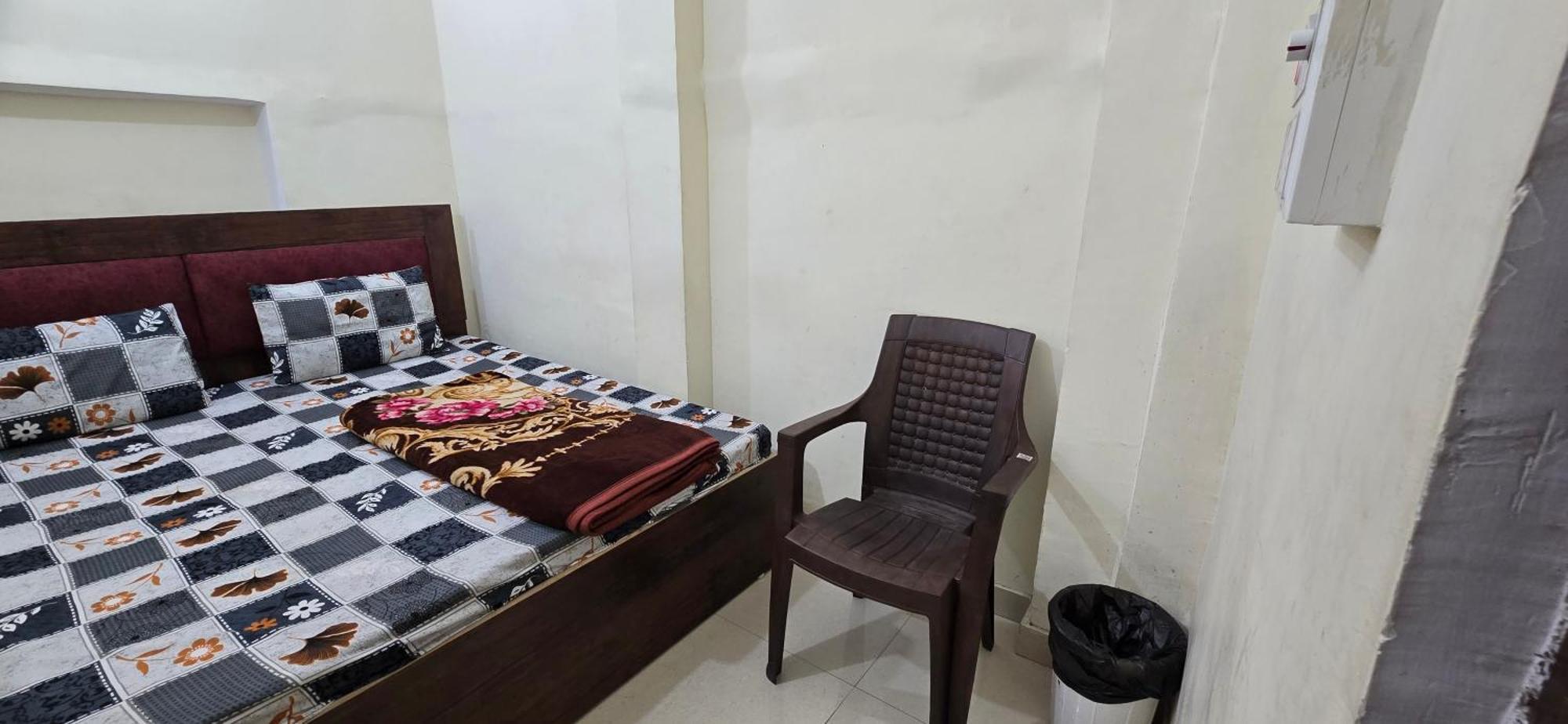 Ramlala Paying Guest House Stay Just 100M From Saryu Ghat, Ayodhya ภายนอก รูปภาพ
