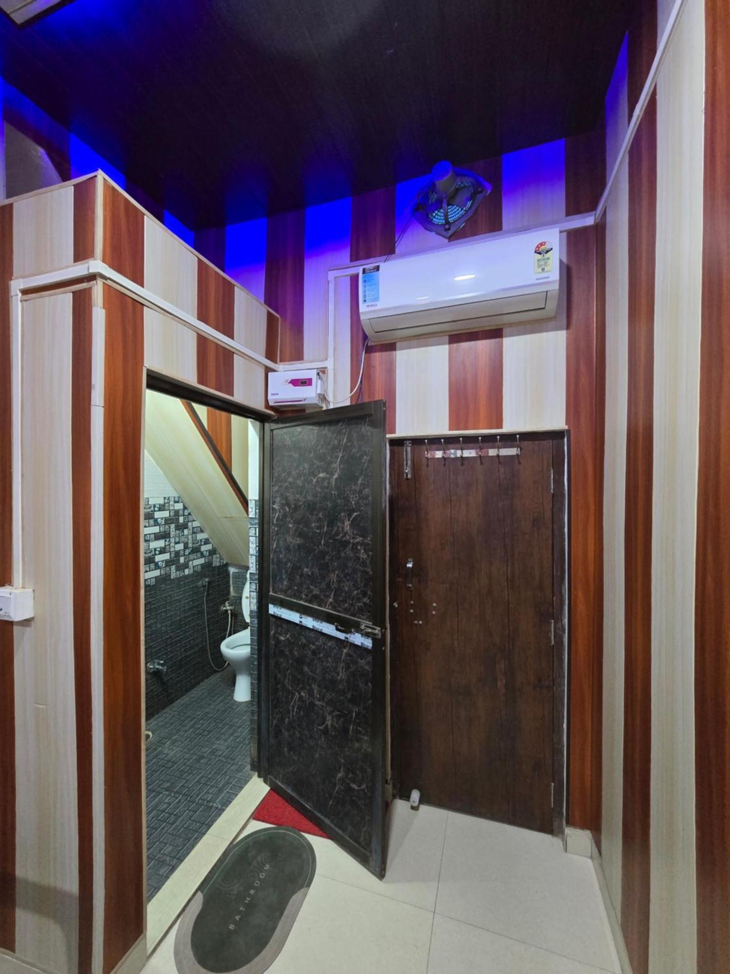 Ramlala Paying Guest House Stay Just 100M From Saryu Ghat, Ayodhya ภายนอก รูปภาพ