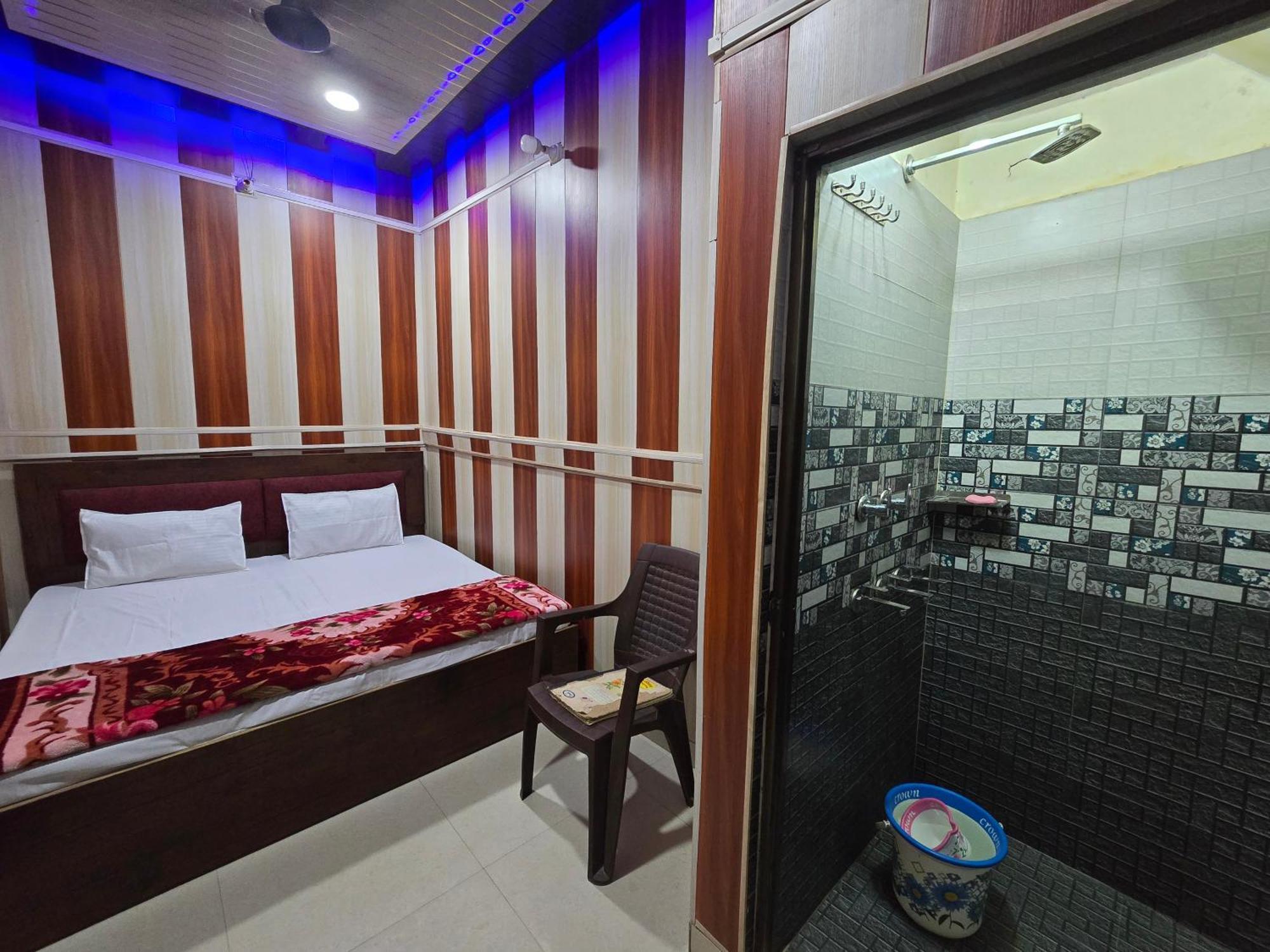 Ramlala Paying Guest House Stay Just 100M From Saryu Ghat, Ayodhya ภายนอก รูปภาพ