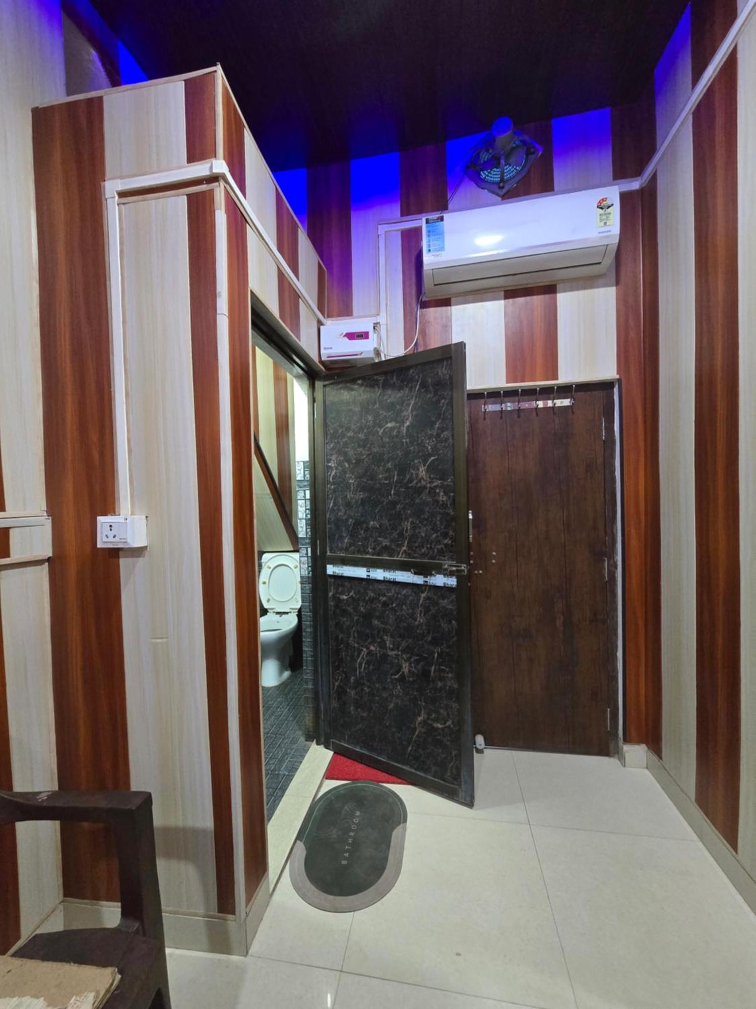 Ramlala Paying Guest House Stay Just 100M From Saryu Ghat, Ayodhya ภายนอก รูปภาพ