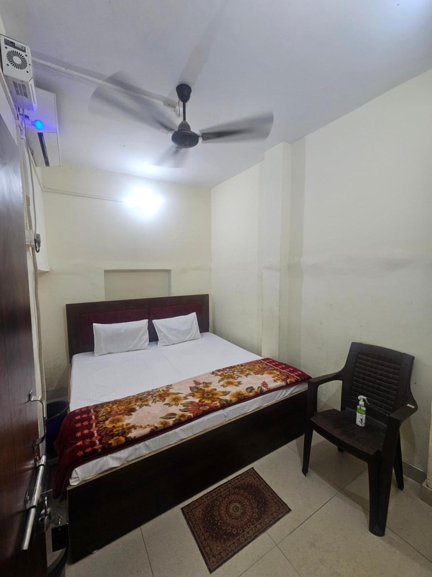Ramlala Paying Guest House Stay Just 100M From Saryu Ghat, Ayodhya ห้อง รูปภาพ