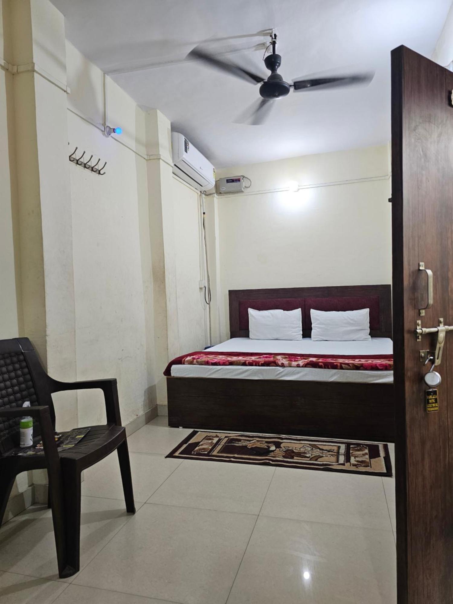 Ramlala Paying Guest House Stay Just 100M From Saryu Ghat, Ayodhya ภายนอก รูปภาพ