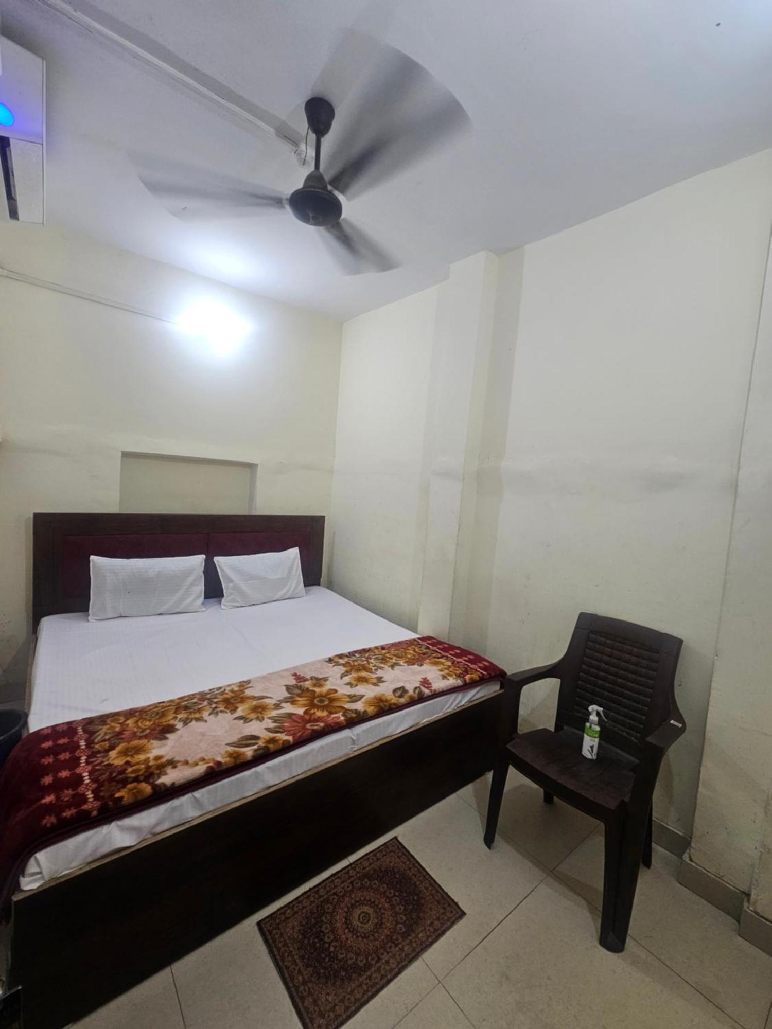 Ramlala Paying Guest House Stay Just 100M From Saryu Ghat, Ayodhya ภายนอก รูปภาพ