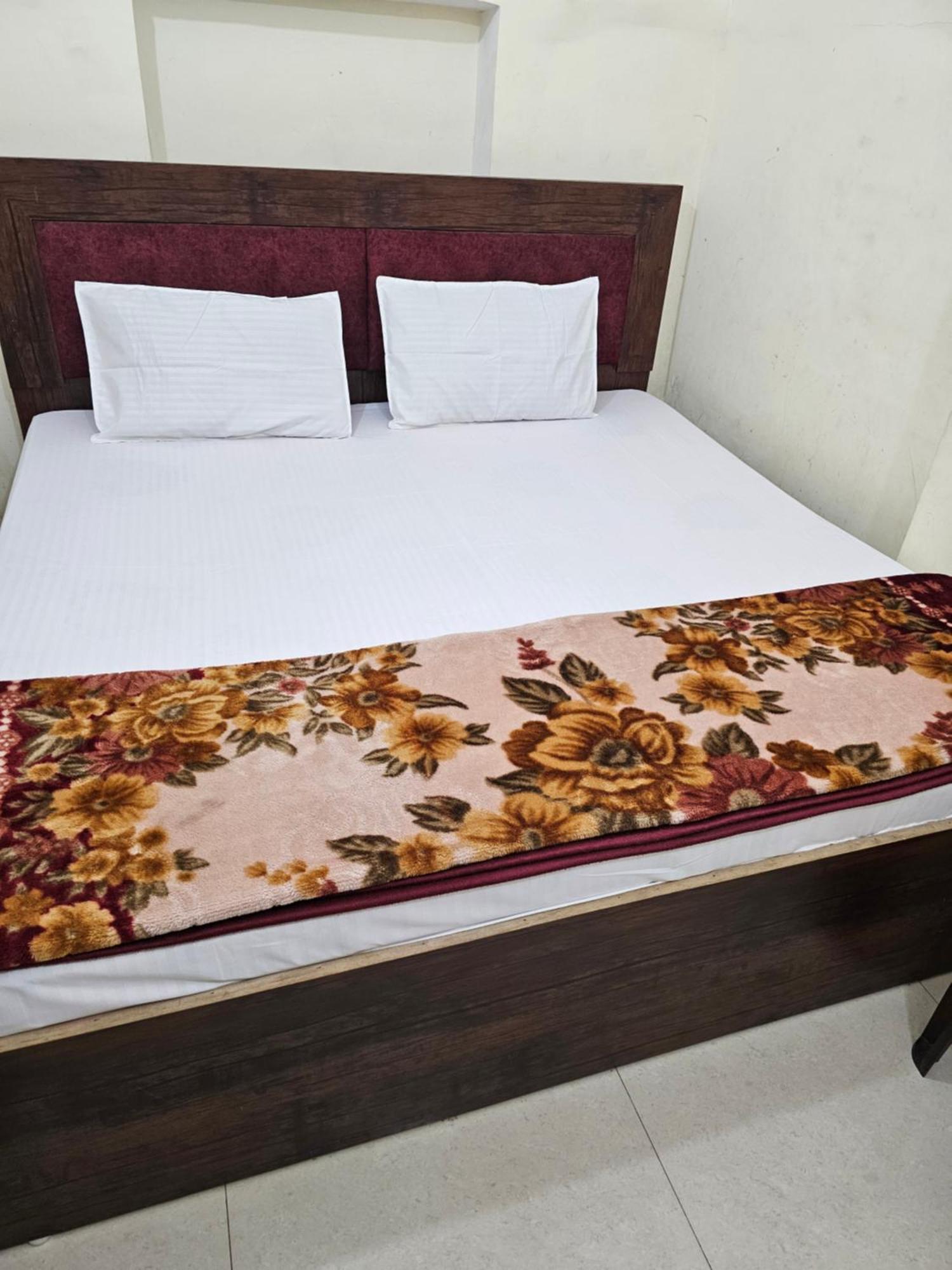 Ramlala Paying Guest House Stay Just 100M From Saryu Ghat, Ayodhya ภายนอก รูปภาพ